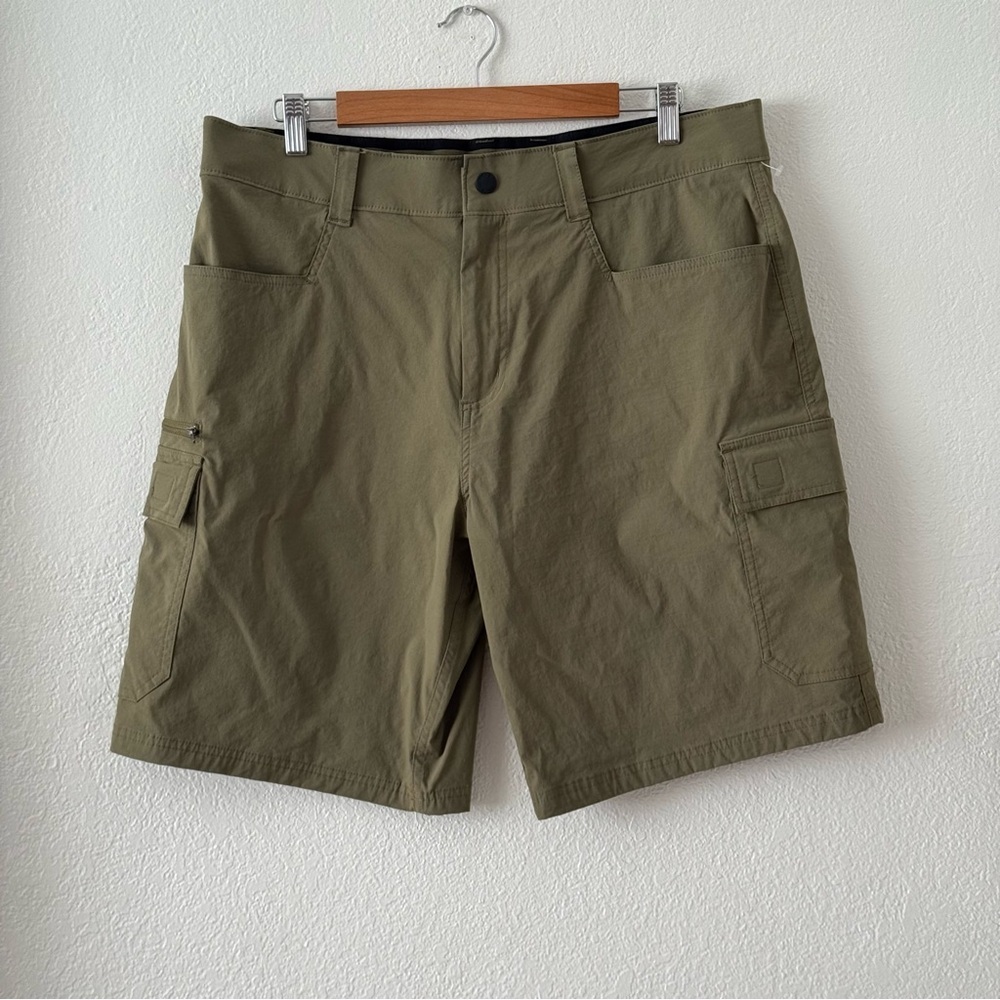 Orvis Green Cargo Men Shorts Size 34